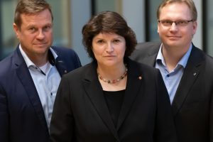 Die SPD-Landtagsabgeordneten (v.l.) Alexander Baer, Ellen Stock und Dennis Maelzer ärgern sich über das Nichthandeln der CDU. Foto: Patrick Bockwinkel